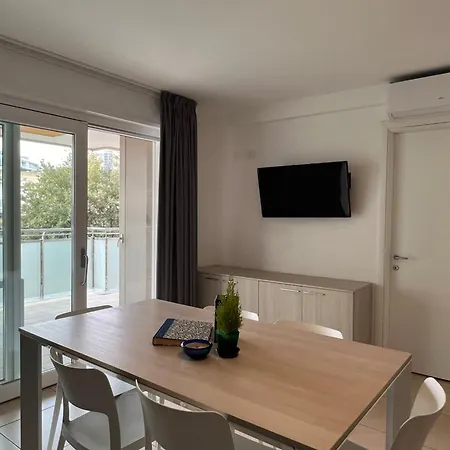 Apartment Coastal Flat With Spacious Balcony *