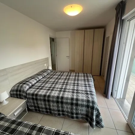 Coastal Flat With Spacious Balcony * Lignano Sabbiadoro